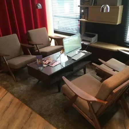 Hotel Les Jardins D' Alesia